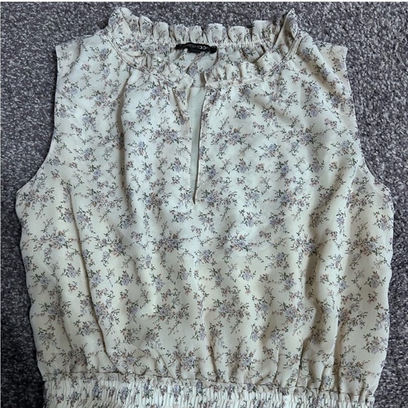 Women's Papermoon Floral A-Line Smocked Waist
Tiered Ruffled Chiffon Mini Dress - Picture 7 of 8